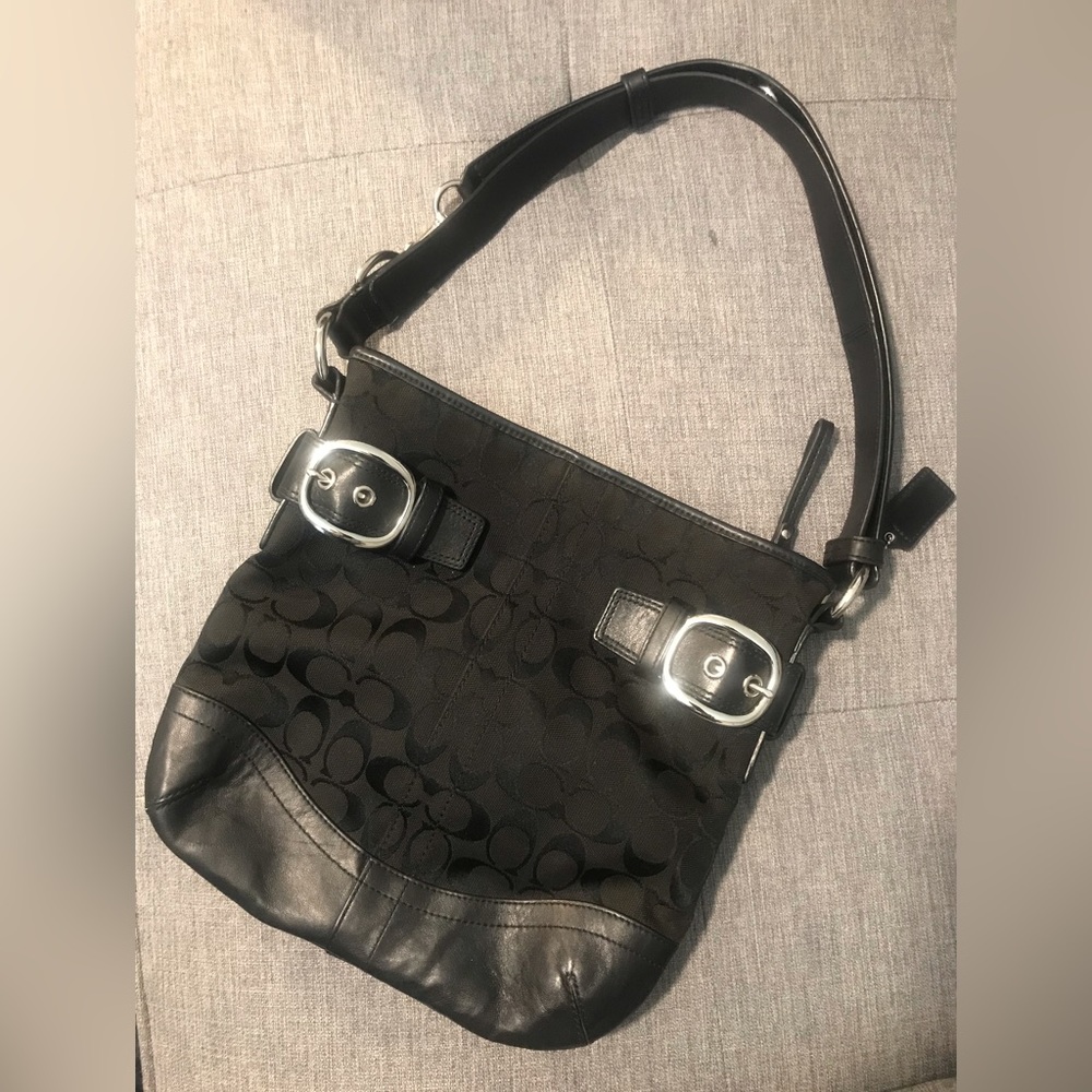 COACH Signature Shoulder Bag A1282- F19682